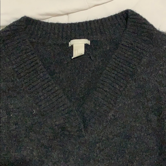 Woolen Sweater - Picture 3 of 4